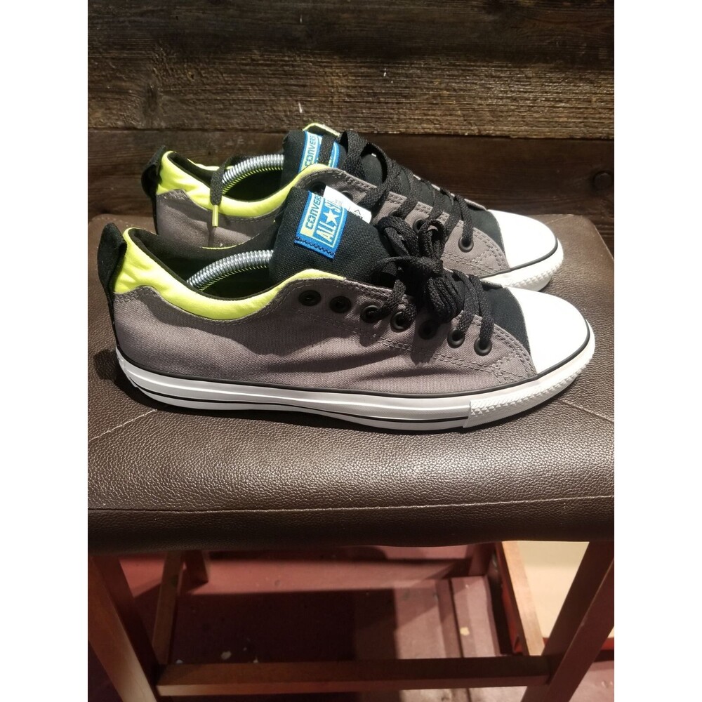 Converse Chuck Taylor Low Men's Size 9
